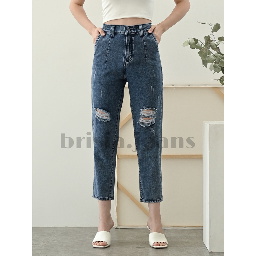[SIZE 27-30] HEE-DO Ripped Boyfriend Jeans (Highwaist)