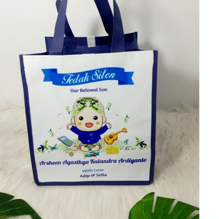 

Tas Goodie Bag Tedak Siten/ Turun Tanah Muat Box Nasi