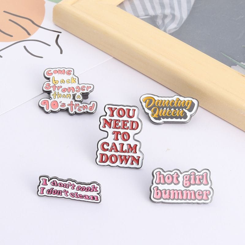 7.7 BIG SALE !! PIN ENAMEL / BADGE /FUNNY BADGE / ACCESORIES TAS/ BROS