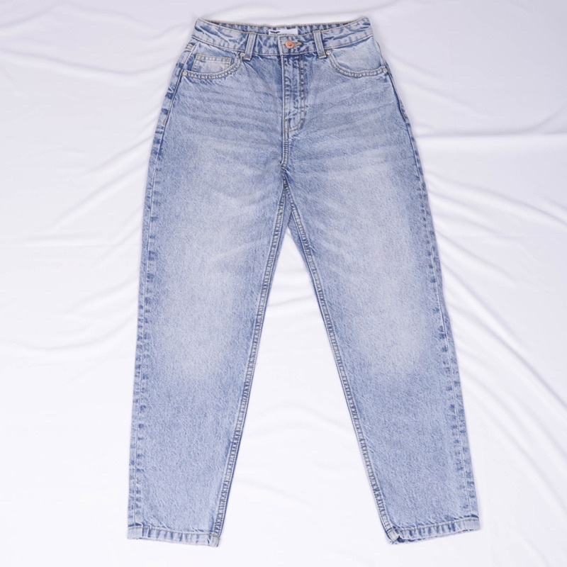 Bershaka High Waist Mom fit jeans 100% original