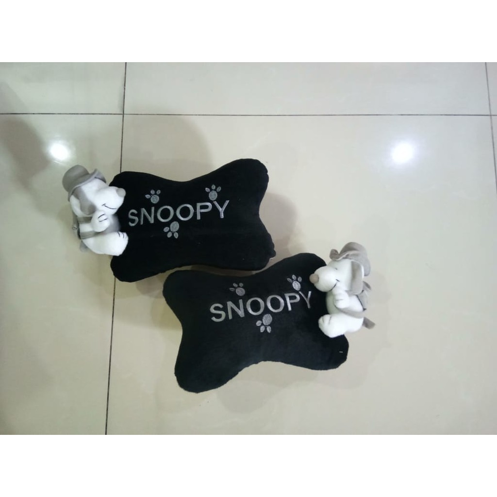 Bantal Mobil Exclusive Only Boneka Snoopy Hitam