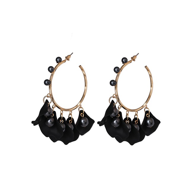 LRC Anting Tusuk Fashion Black Petal C-shaped Earrings D57298