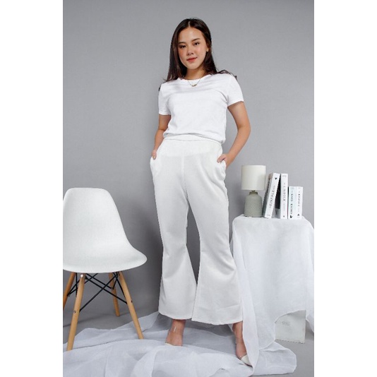 Celana Cutbray Scuba Putih