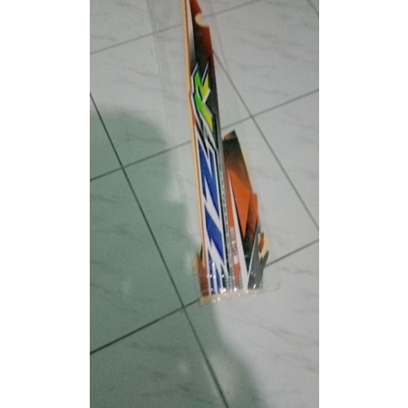 striping fiz R 2004 Oren hitam