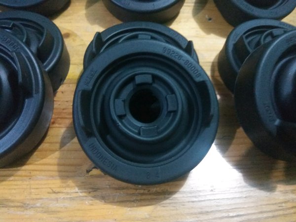 KARET TUTUP LAMPU - KARET LAMPU-KARET TUTUP ABU BOHLAM TYPE H4 UNIVERSAL