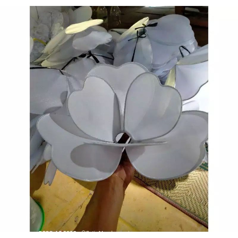 KELOPAK BUNGA DEKORASI LOVE