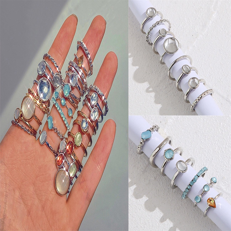 8pcs / Set Cincin Kombinasi Warna Gold / Silver Hias Kristal / Permata Kreatif Untuk Wanita