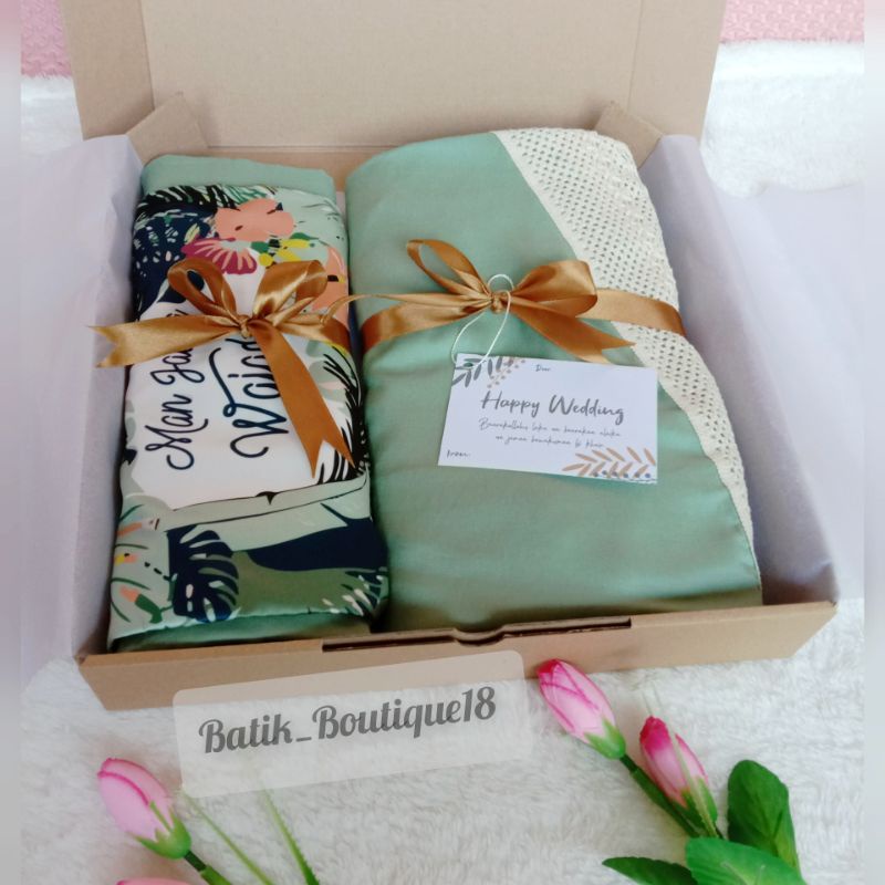

Gift Box Hamper's Mukena / Kado Penikahan / kado ulangtahun / kado anniversary Murah Kualitas OK