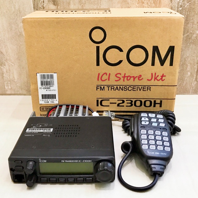 Paket Radio Rig Icom dengan antena, kabel dan braket