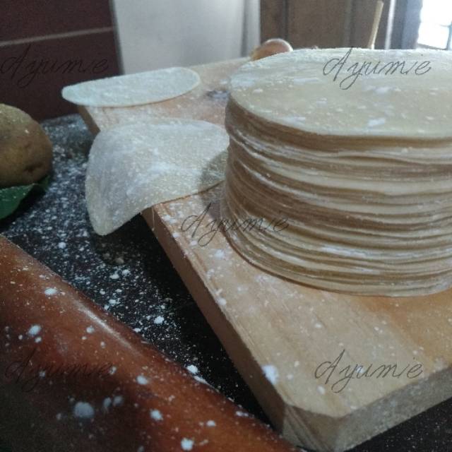 

Kulit Dimsum diameter 8 cm 1 kilogram