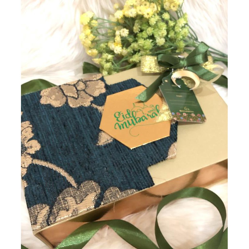 

Lebaran Hampers - Zara Cikaastore1