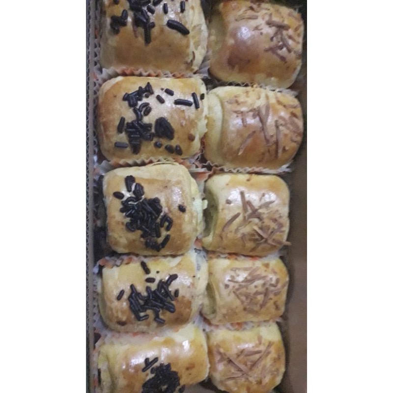 

NOB BOLEN PISANG COKLAT DAN KEJU SUPER MANTUL 10 PCS PER BOX hanya bisa dipesan untuk wil