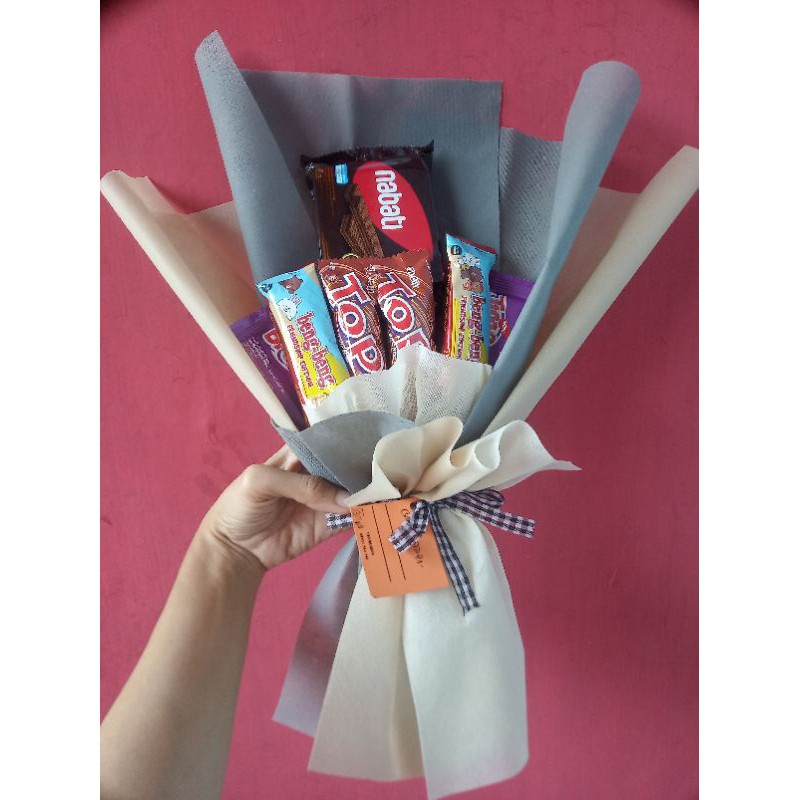 

Kado wisuda buket snack murah.Hadiah ulang tahun buket snack murah.Kado wisuda buket snack murah