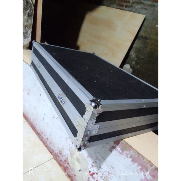 HARDCASE MIXER SOUNDCRAFT 16 CHANNEL