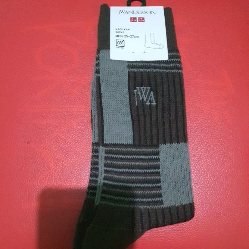 kaos kaki socks men pria uniqlo 25-27 cm EDISI JW ANDERSON  38 Dark Brown & 15 Red  Produk Baru.