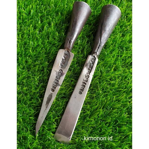 Pahat kayu tatah ukir bahan baja 1set (2) cap wayang