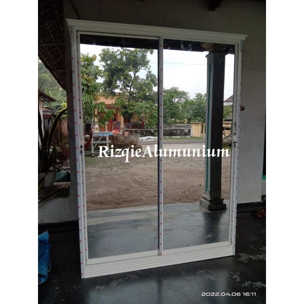 Lemari Pakaian Sleding Aluminium Minimalis