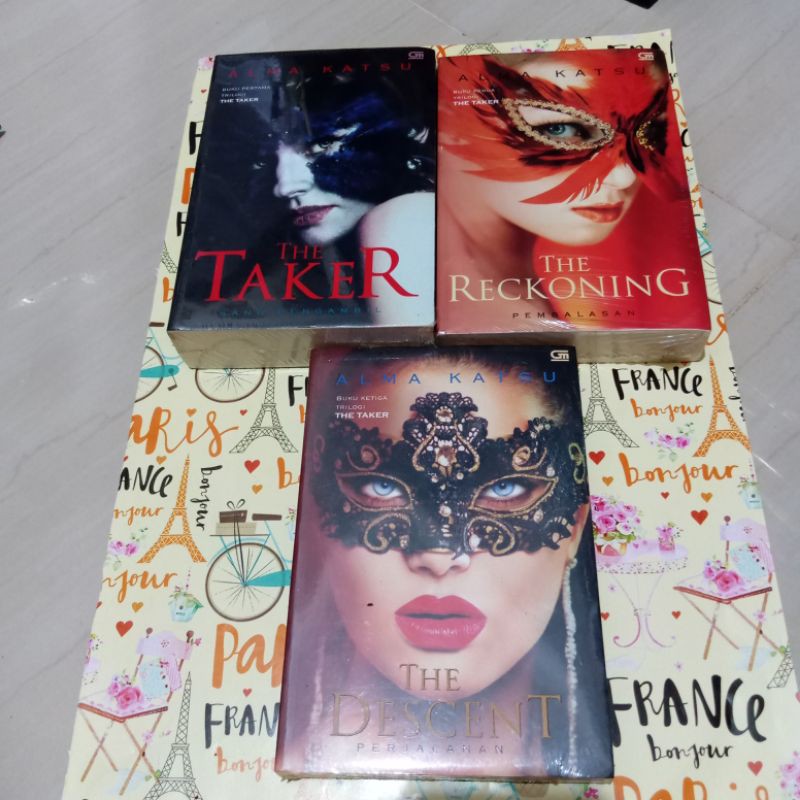 Paket Novel Trilogi Alma Katsu