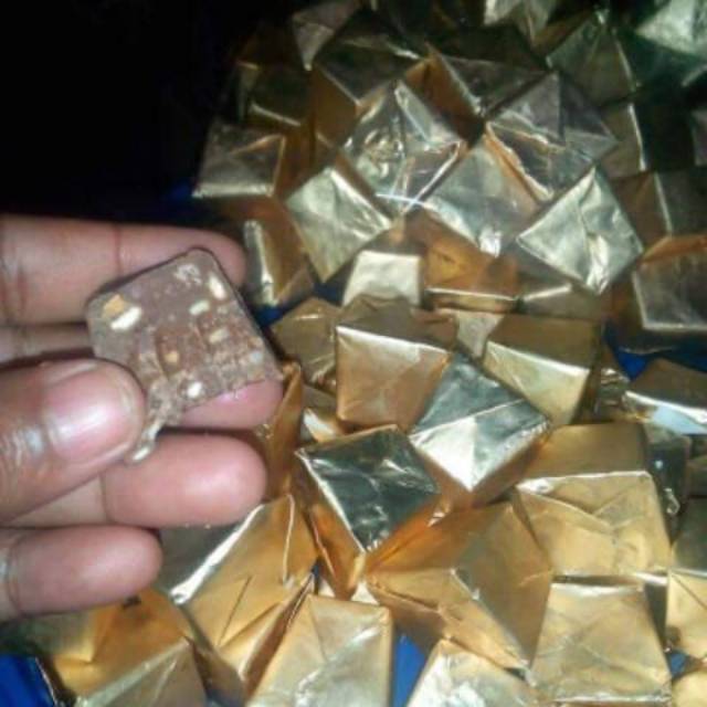 

Coklat piramid big