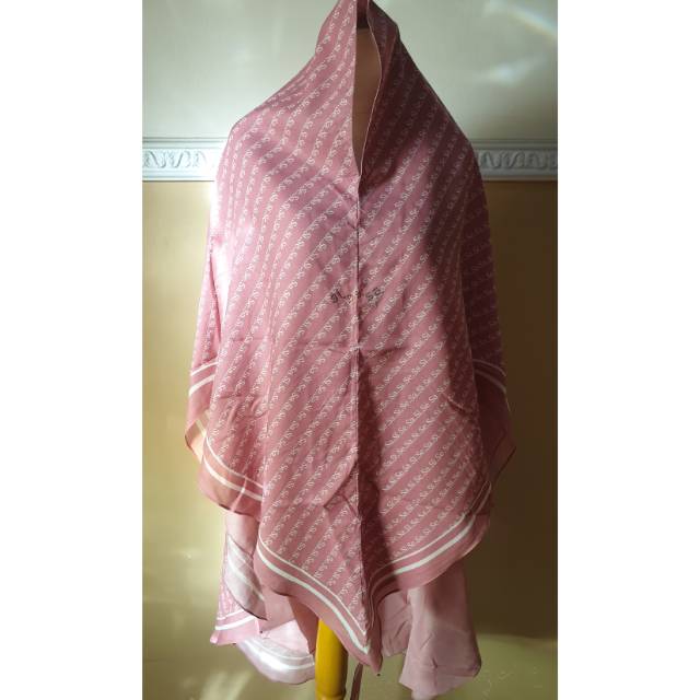 Aleena khimar warna dusty magenta