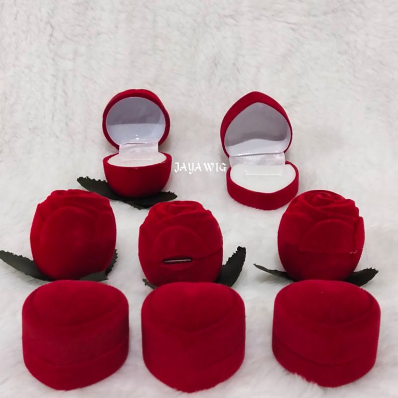 Tempat Cincin Atau Kotak Cincin Warna Merah