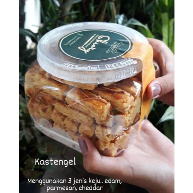 

kastengel triple cheese (edam, parmesan, cheddar) . menggunakan wisjman butter