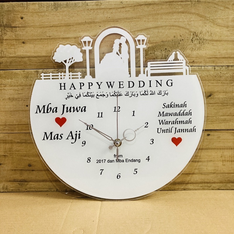 KADO HADIAH PERNIKAHAN JAM DINDING AKRILIK CUSTOM