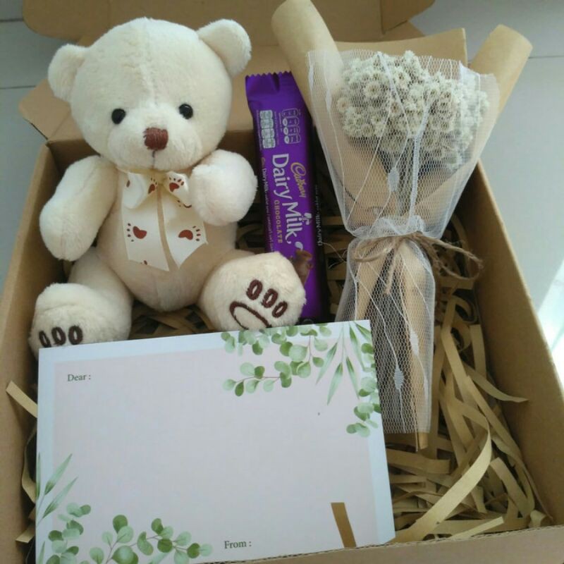 

kado ulang tahun/ kado wisuda/ kado pacar/ hadiah