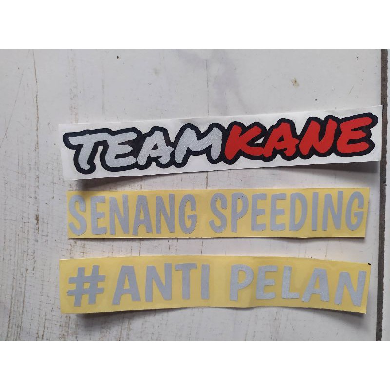 

( REAL PICT )Cutting sticker dan custom tulisan