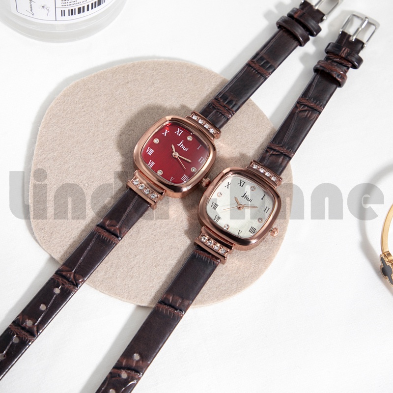 Jam Tangan Jhui Kecil Wanita Analog Strap Pu Dial Kotak Aksen Berlian Imitasi