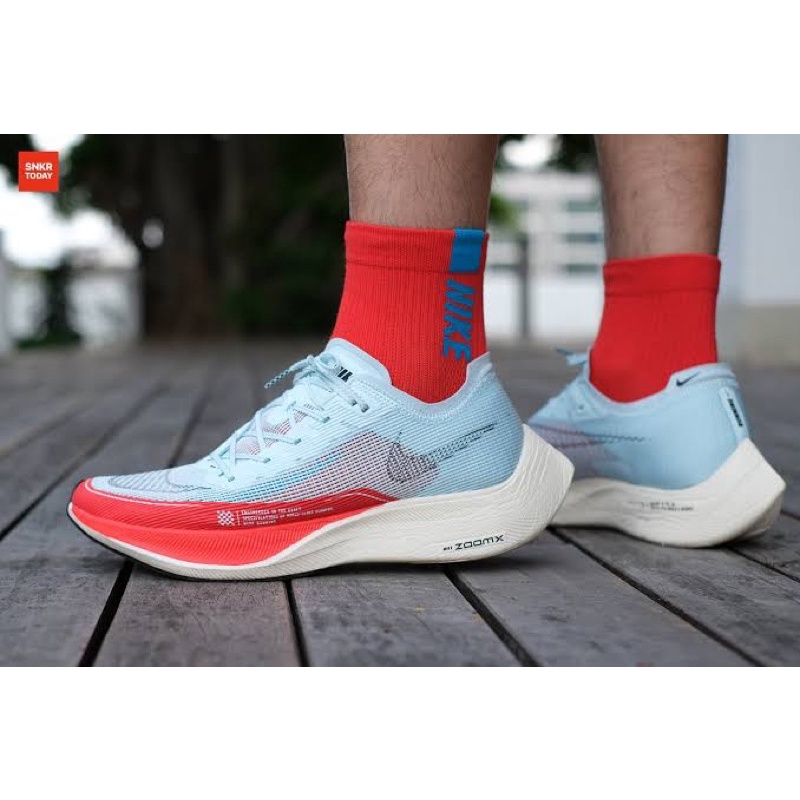 nike vaporfly 2 softblue red