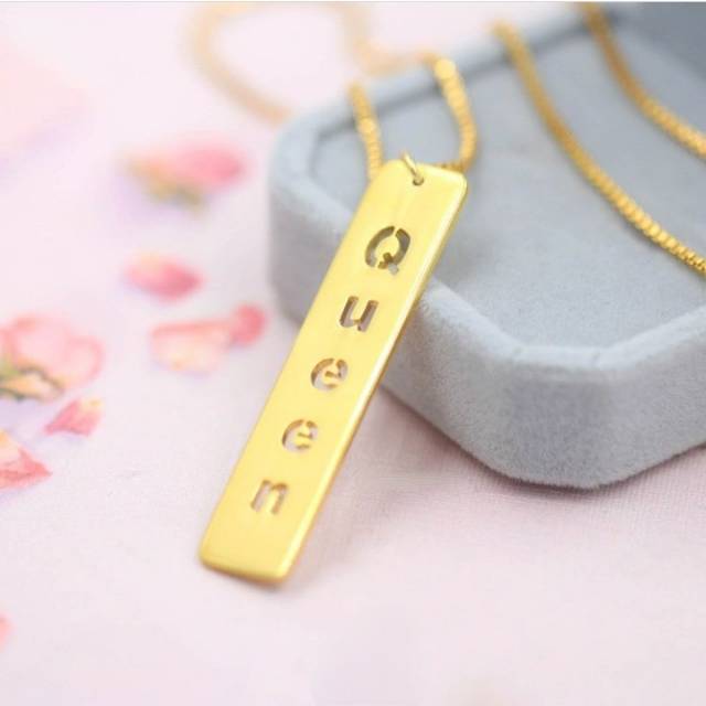 Zedd Jewelry - Kalung Titanium Custom Nama - nama Queen hanya contoh