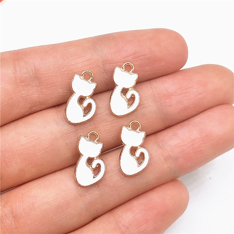 4 Pcs Liontin Kalunggelanganting Model Kucing Bahan Alloy Untuk Wanita Charms