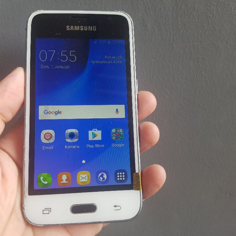 Samsung Galaxy J1 2016 Second
