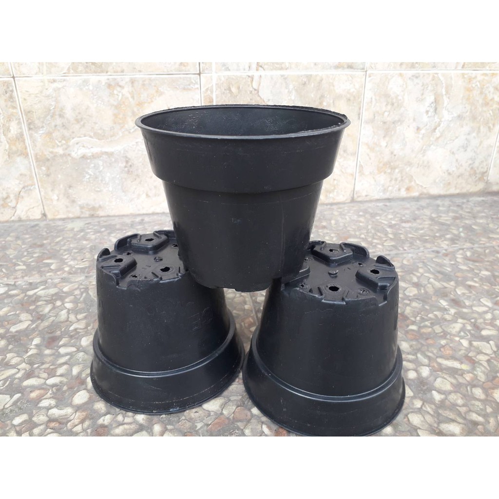 Pot Tanaman / Pot Bunga Plastik Warna Hitam Ukuran 12 cm