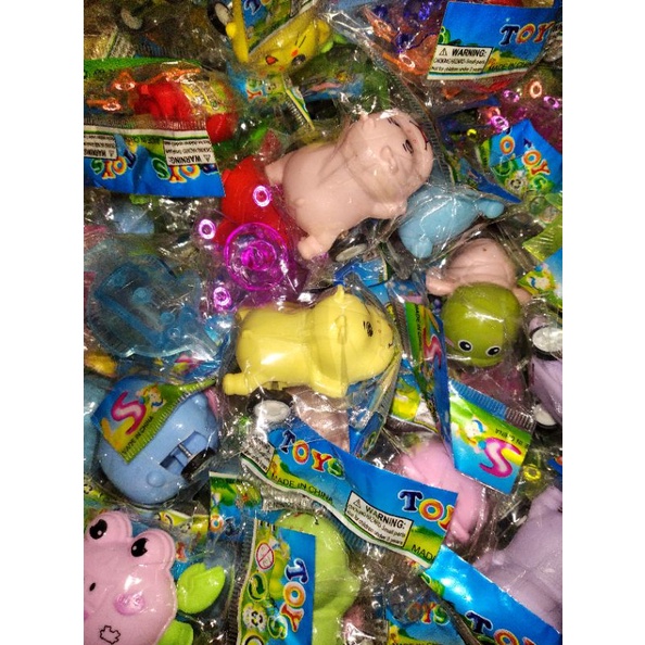 Mainan mobilan anak kecil