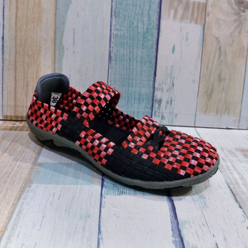Sepatu Rajut Bozka