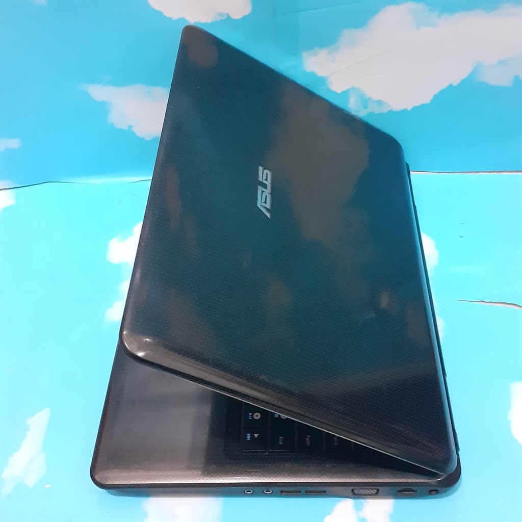 laptop asus 14 inc leptop second seken bagus mulus warna hitam RAM 3gb