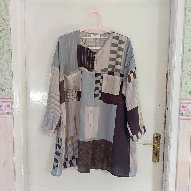 Ukara top riamiranda jarik