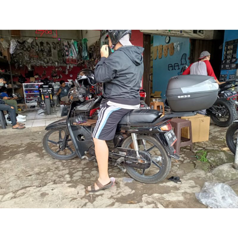 Bracket Box motor Astrea Grand Hanya Bracket aja merk Kucay