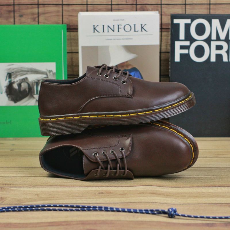 bungkusuku - Sepatu Formal Pria Docmart Kulit Kerja Kuliah Pantofel Hitam Coklat 39-43