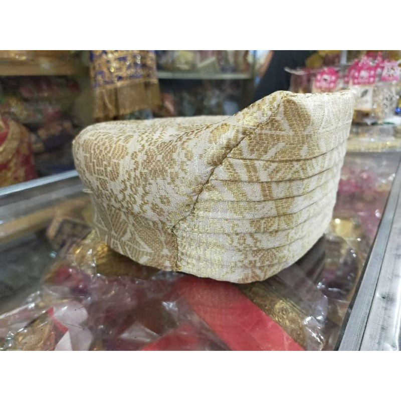 Topi pengantin cream / Saluak pengantin laki-laki songket meteran