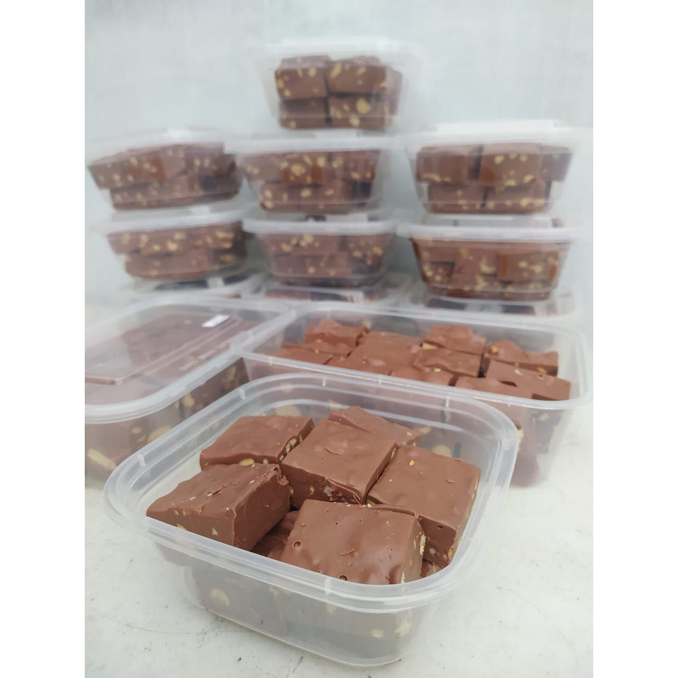 

Coklat Silverqueen Cokelat Kiloan - Coklat Patahan Silverqueen Premium Isi Mede Almond Box SQ Bukan Home Made