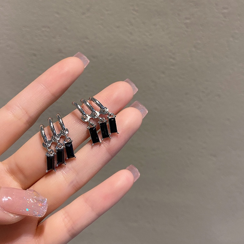 Anting Kristal Warna Hitam Gaya Retro Korea Untuk Aksesoris