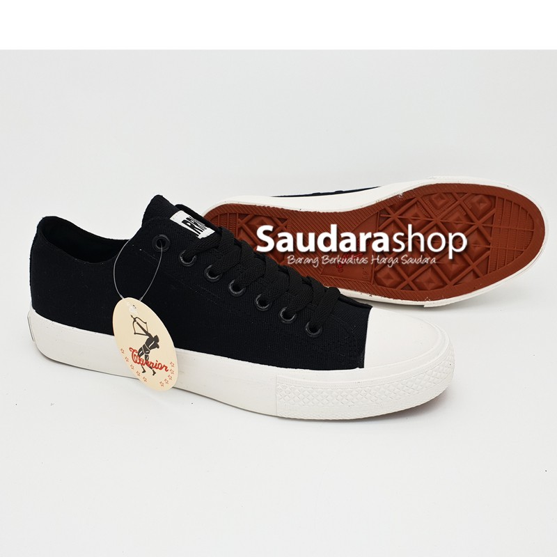 Warrior Sparta Hitam Sepatu Kanvas Pria Model Low Cut Warna Hitam Putih Ukuran 33-43 CT Hitam LC / S