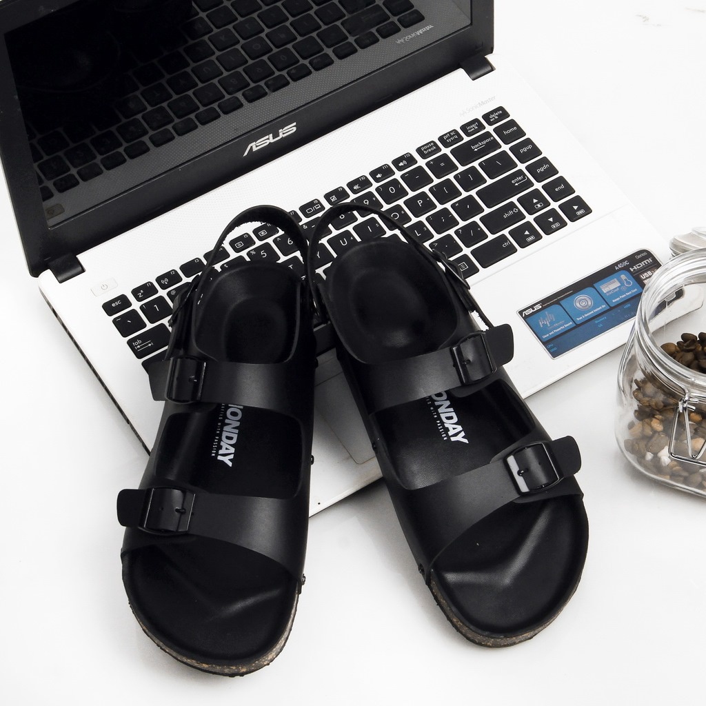 ZORA FULL BLACK ORIGINAL x MONDAY Sandal Casual Hitam Pria Sendal Slide Jalan Santai Harian Main Hangout Slop Kerja Formal Kondangan Lebaran Selop Remaja Dewasa Semi Kulit Premium Distro Footwear Tali 2 Strap Big Size Jumbo Ukuran Besar 44 Keren Terbaru