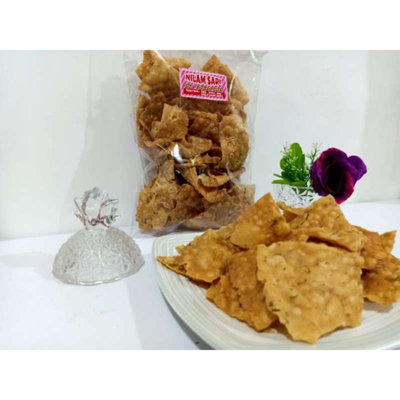 

keripik bawang,bikinan perumahan 250gram