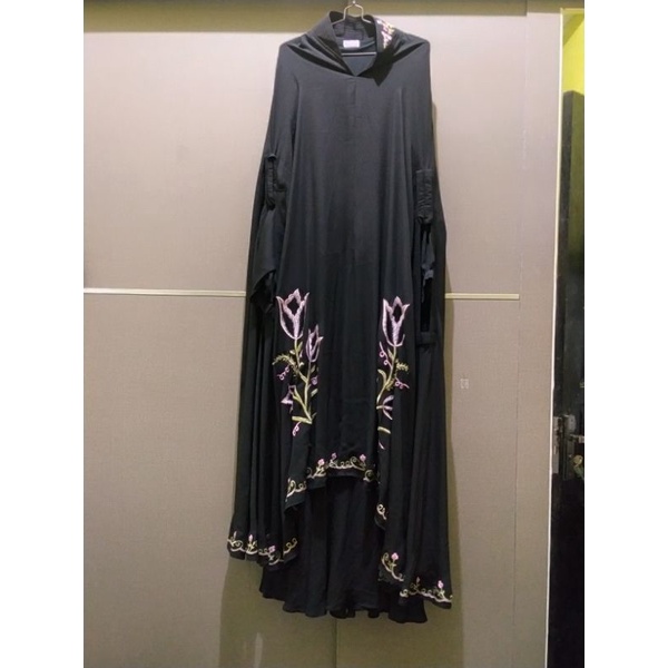 PRELOVED ZAKIRA SYARI / PL GAMIS UMROH SECOND DRESS CERUTI HITAM