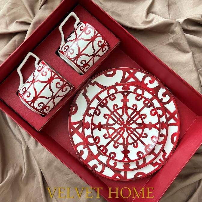 

HADIAH HAMPERS PARCEL KADO GIFT PIRING NATAL / IMLEK / LEBARAN MERAH BN51FV6C