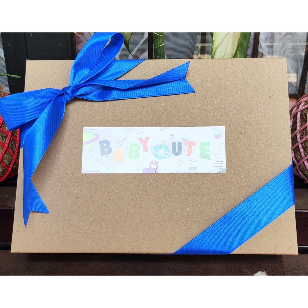 

Box Kado Paket Ulang Tahun Dan Kado Plus Kartu Ucapan